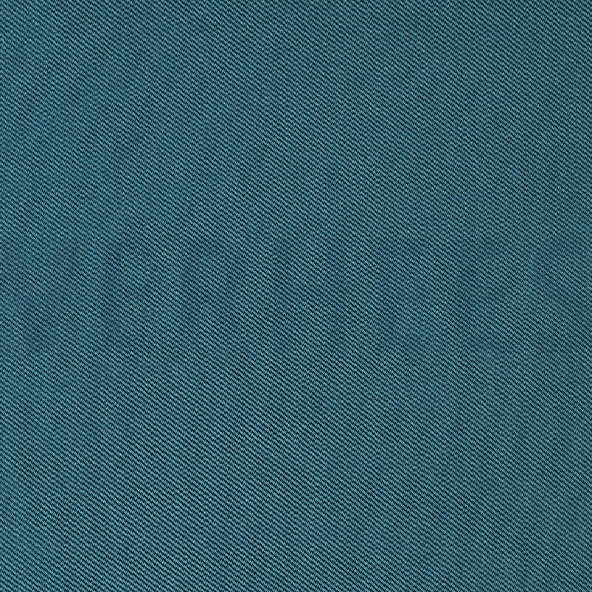 SATIJN DONKER PETROL (high resolution)