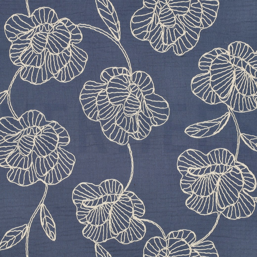 MUSSELIN STICKEREI BLUMEN BLAU