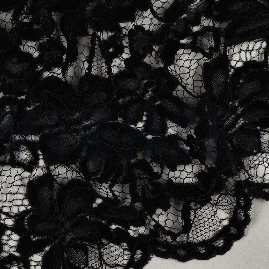 SPITZE ZWEISEITIGE BOGENKANTE CHENILLE SCHWARZ #7