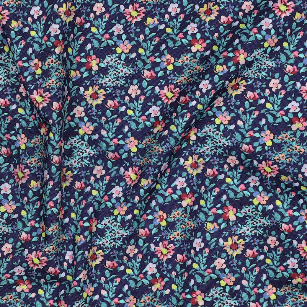 FEIN GEWEBTE BAUMWOLLPOPELINE DIGITAL BLUMEN MARINEBLAU #7