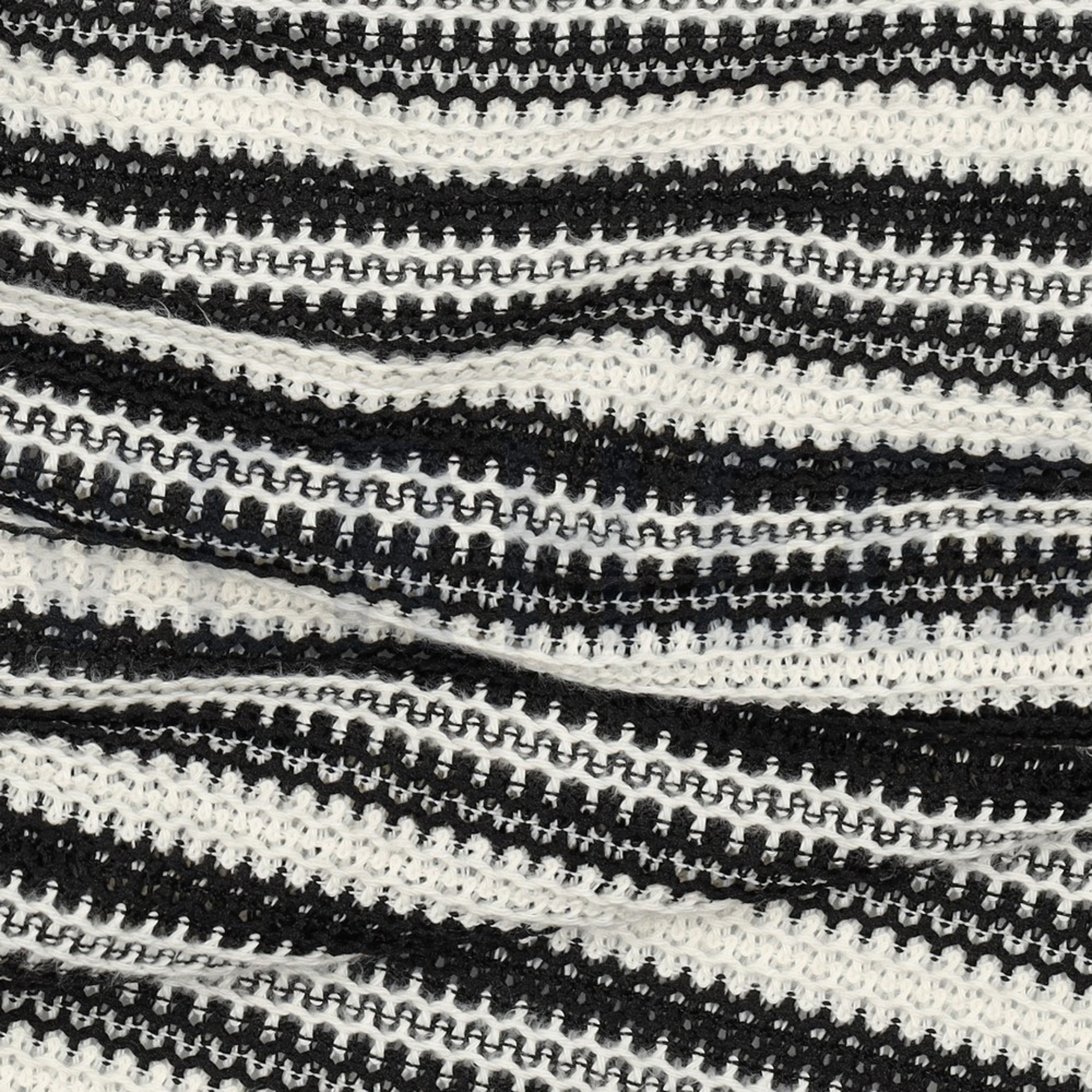 CROCHET TRICOTÉ NOIR (high resolution) #2