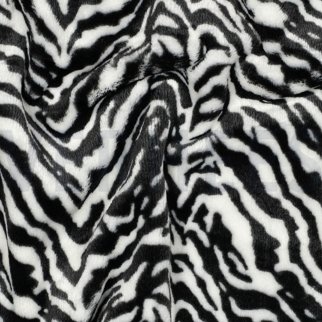 FLEECE DIERENHUID ZWART #7