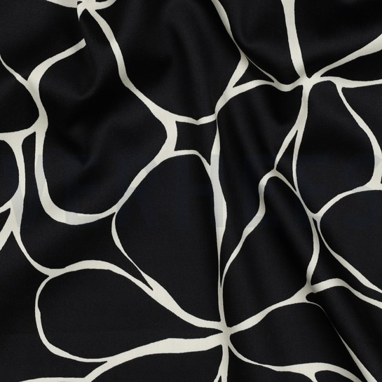 BAUMWOLLE SATIN BLUMEN SCHWARZ #7