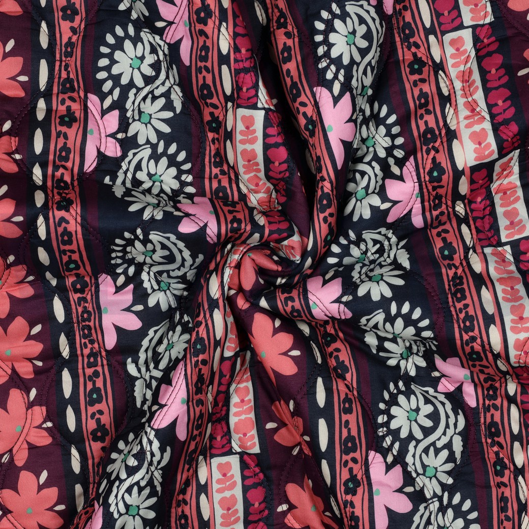 BAUMWOLLE VOILE GESTEPPT DIGITAL BLUMEN AUBERGINE #7
