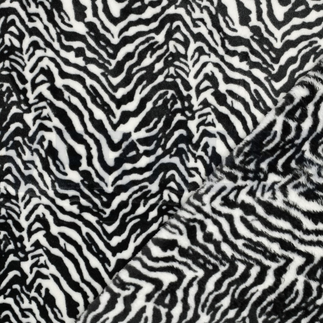 FLEECE DIERENHUID ZWART #7