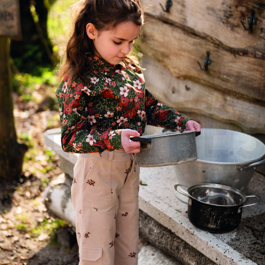 BAUMWOLLE POPELINE WILDBLUMEN SCHWARZ #7