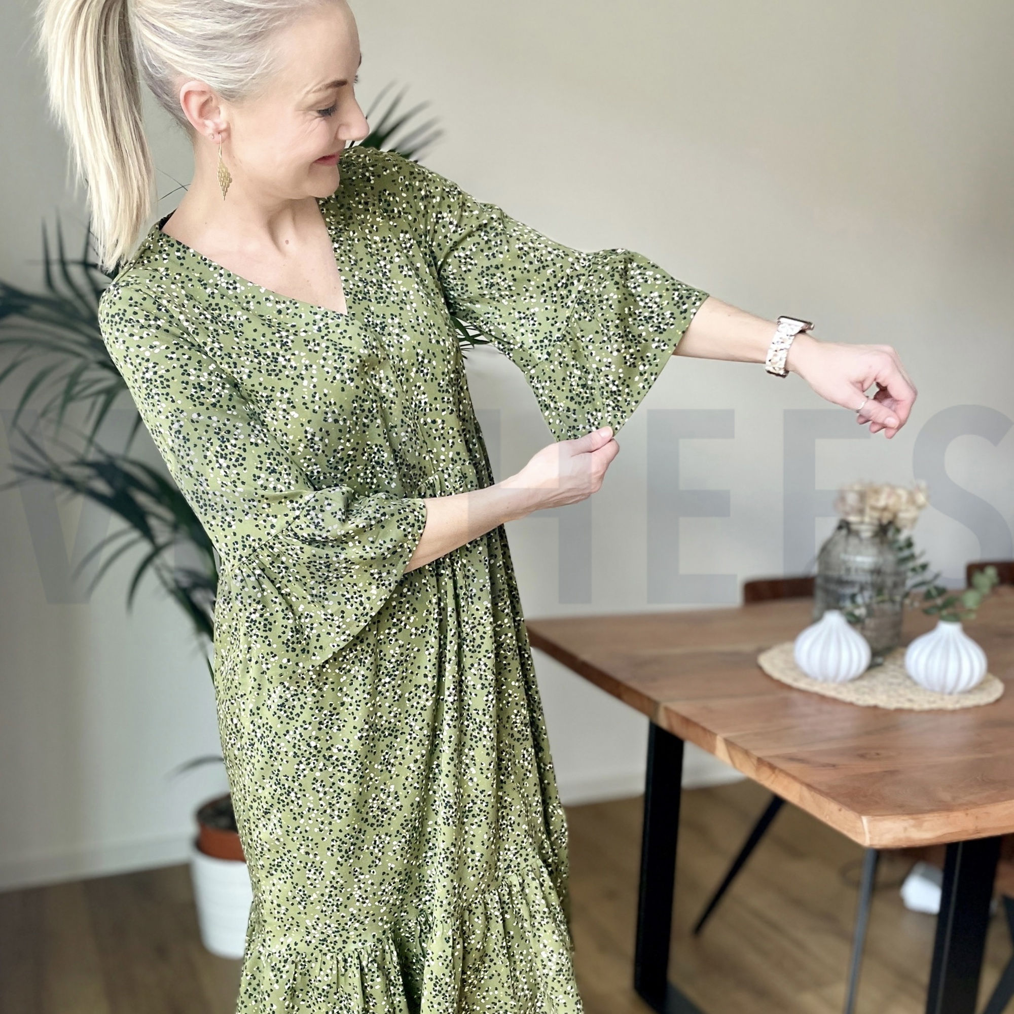 VISKOSE ROSELLA STRETCH PUNKTE MOOSGRÜN (high resolution) #5