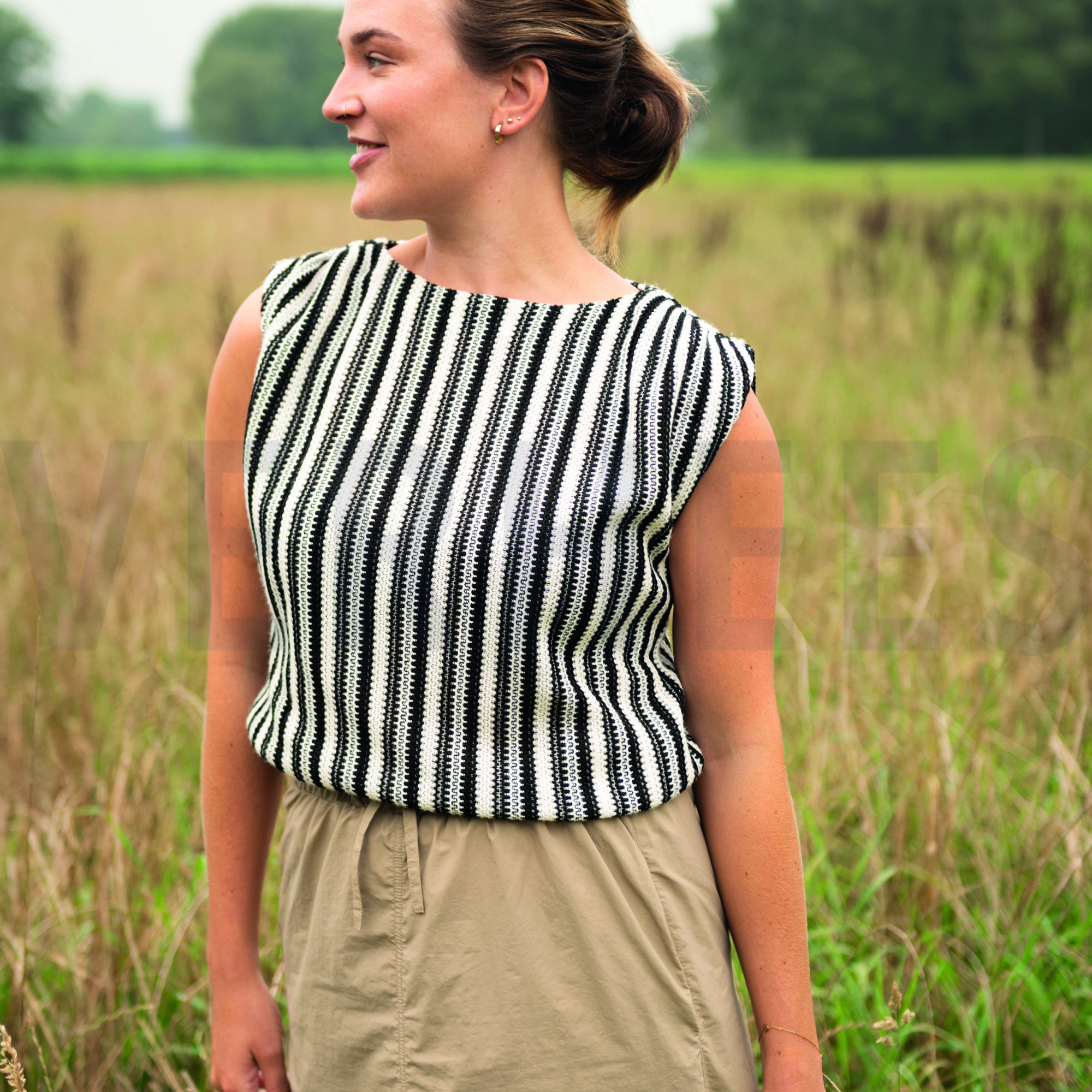 CROCHET TRICOTÉ NOIR (high resolution) #6