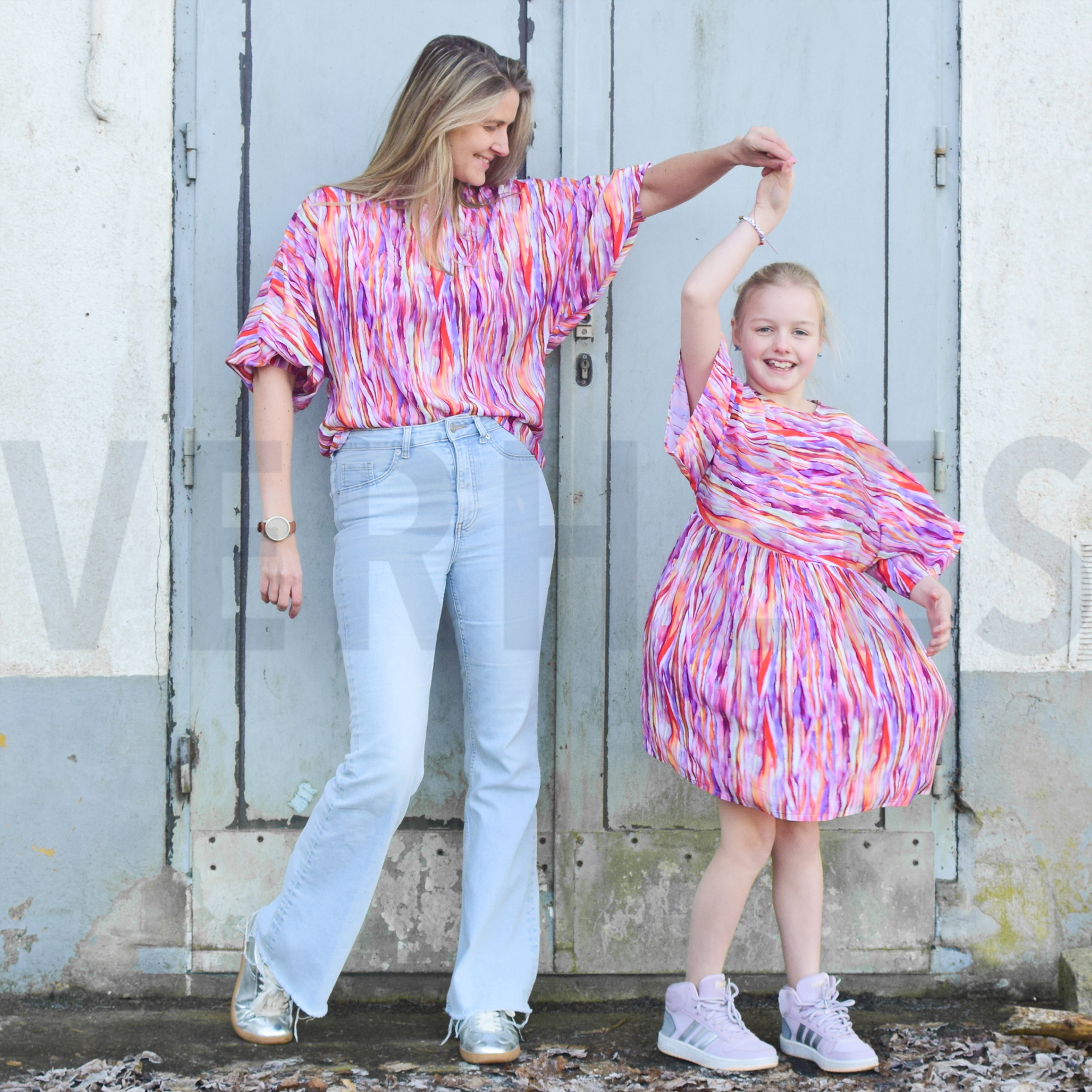 VISCOSE RADIANCE DIGITAAL ABSTRACT STREPEN ROZE (high resolution) #6