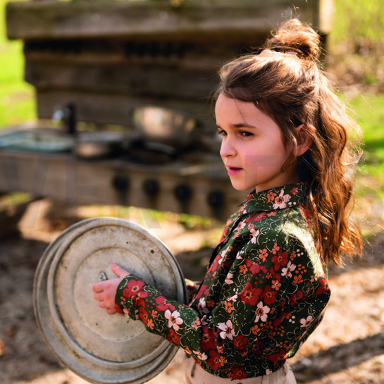 BAUMWOLLE POPELINE WILDBLUMEN SCHWARZ #7