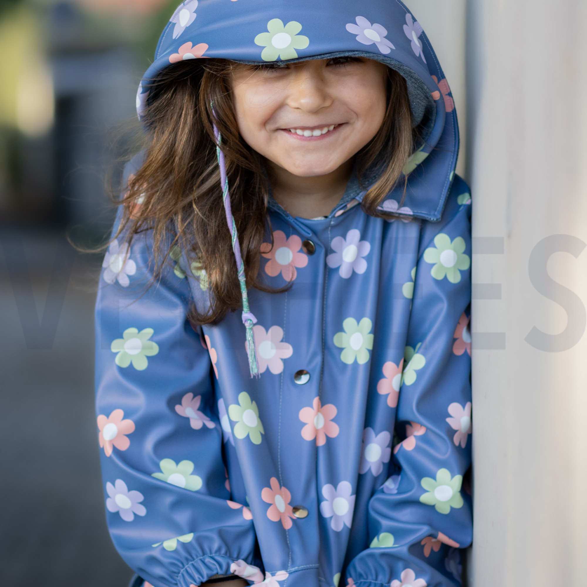 REGENMANTEL BLUMEN JEANSBLAU (high resolution) #6