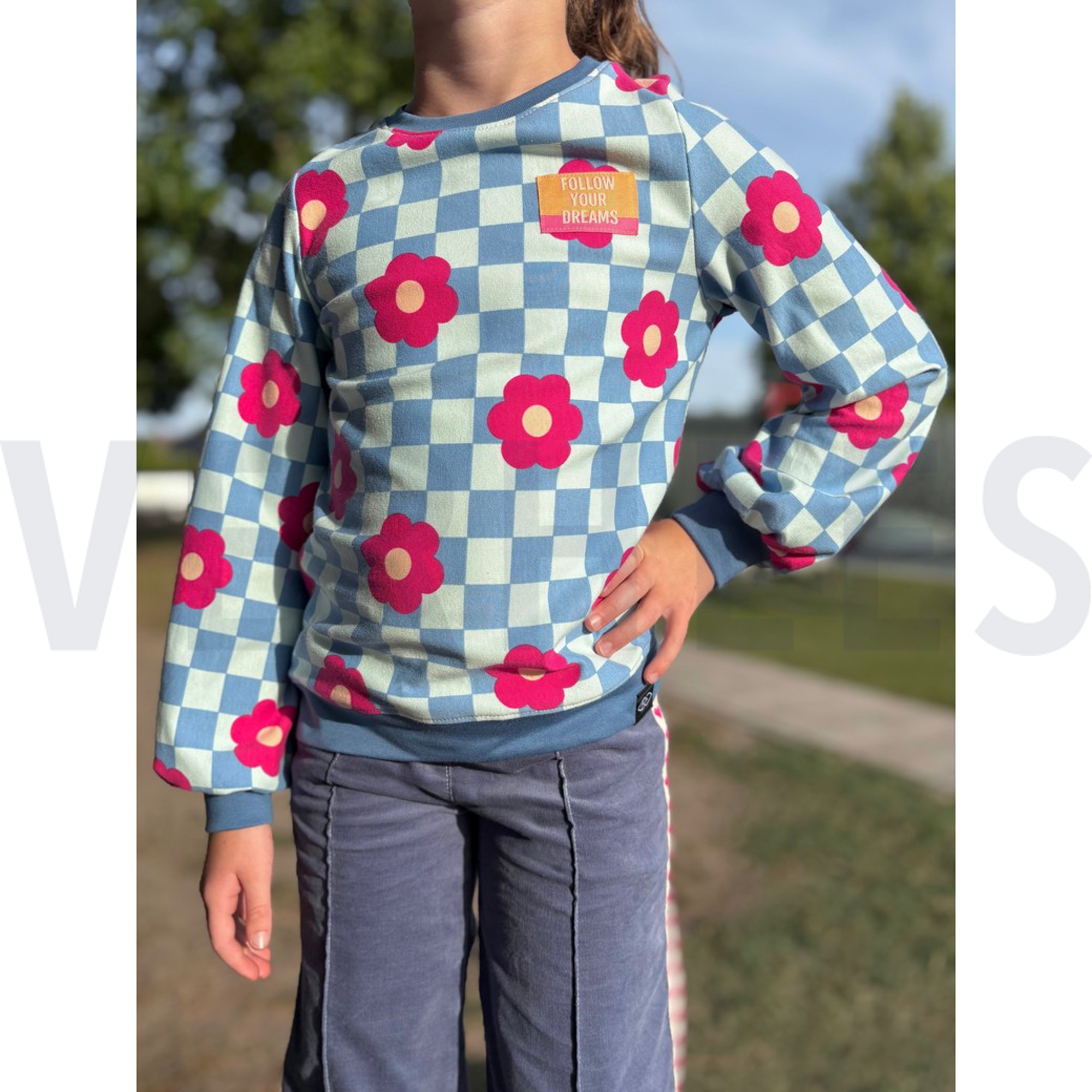 SOFT SWEAT FLOWERS GREEN (high resolution) #6