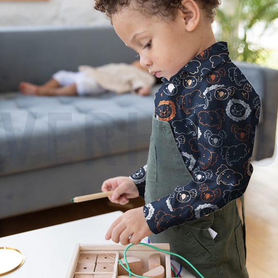 FINE POPLIN SAFARI ANIMALS DARK GREEN #7