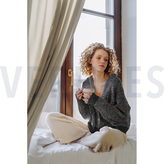 STRICK MIT PAILLETTEN PUDER GRAU #7