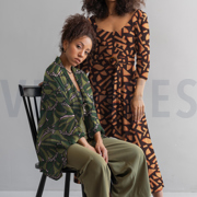 KATOEN SATIJN GEOMETRISCH DONKERROOD (thumbnail) #7